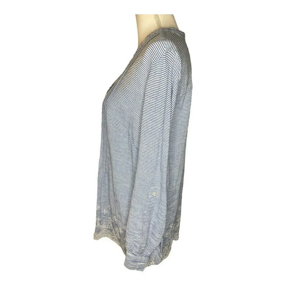 Style & Co Women’s Medium Blue & White Eyelet Hem Smocked Tunic - Picture 2 of 7